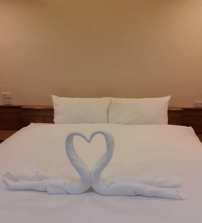 The Lake Hill Resort Pran Buri Exterior photo
