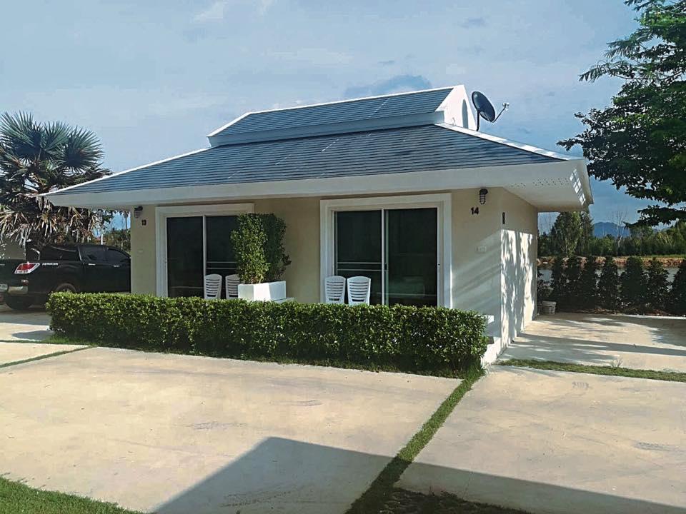 The Lake Hill Resort Pran Buri Exterior photo