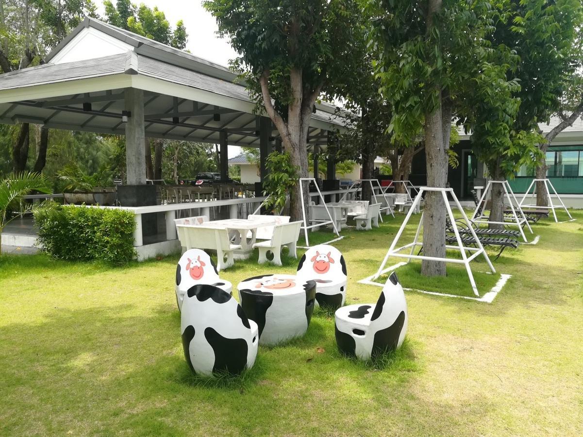 The Lake Hill Resort Pran Buri Exterior photo