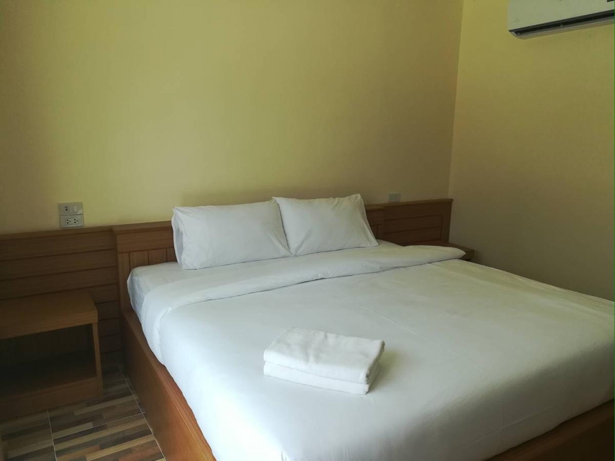 The Lake Hill Resort Pran Buri Exterior photo