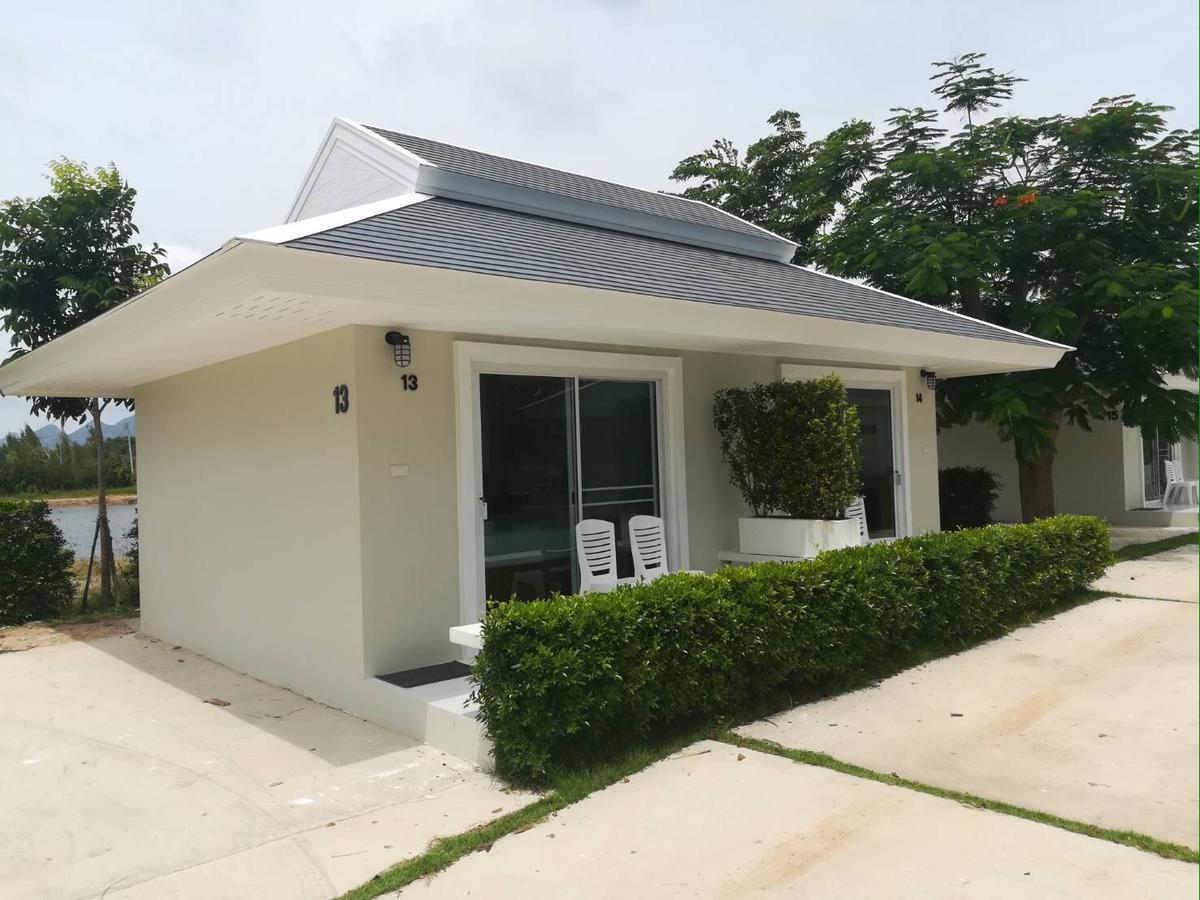 The Lake Hill Resort Pran Buri Exterior photo